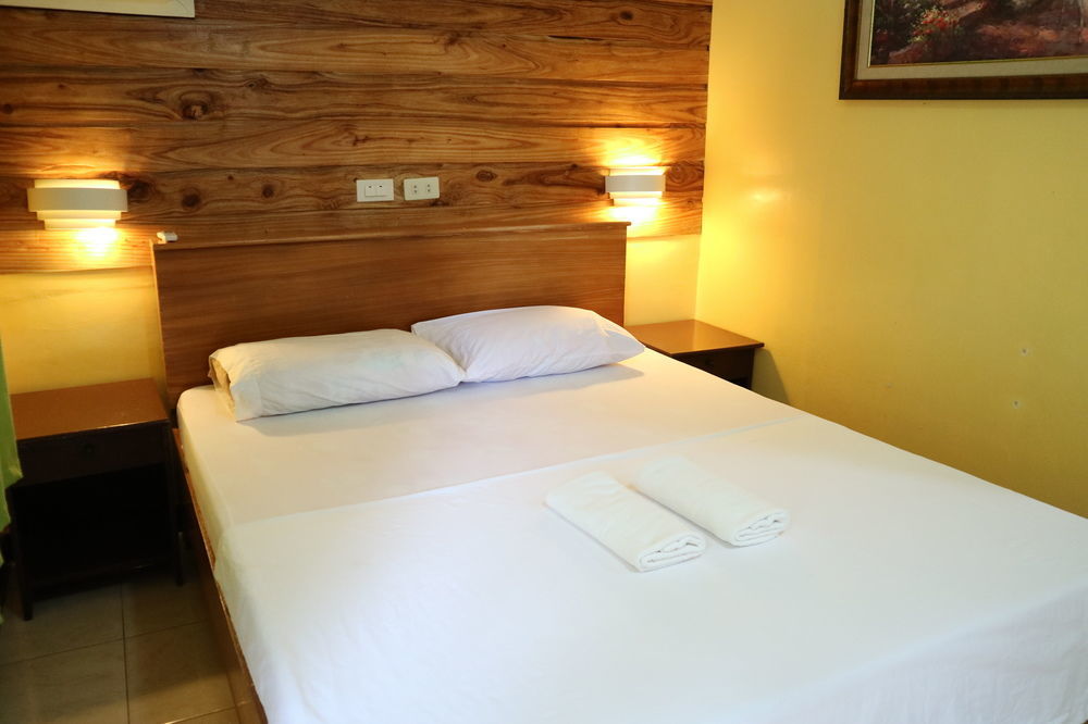 Dubay Panglao Beachfront Resort Libaong Buitenkant foto