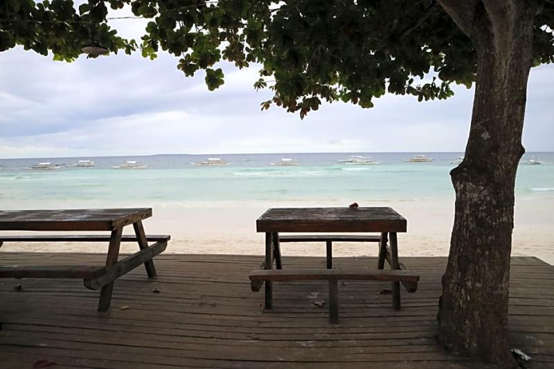 Dubay Panglao Beachfront Resort Libaong Buitenkant foto